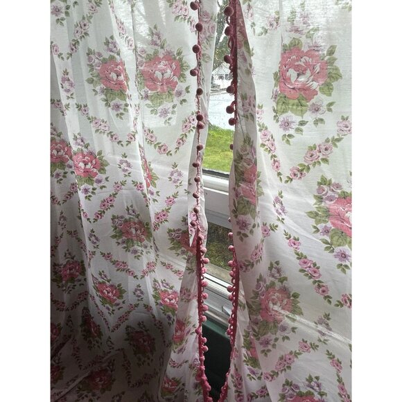 Vintage 70s pleated curtain with pompons, pink roses floral double panels - Picture 3 of 10